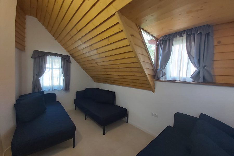 Dormitorul apartamentului Cosmos