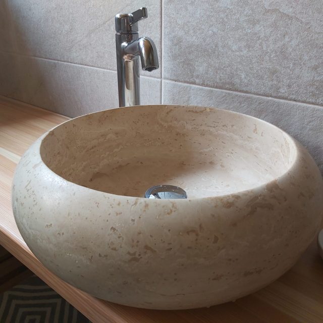 The sink in the bathroom of the Tibet studio